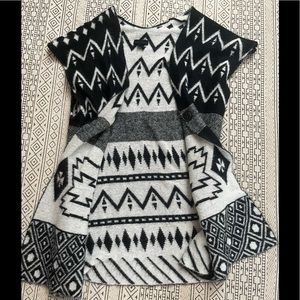 STEVE MADDEN Tribal sweater/ poncho OS